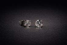 The Whitmore Stud 2ct