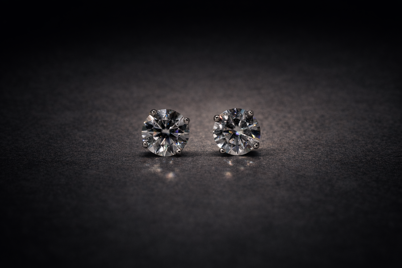 The Whitmore Stud 4ct