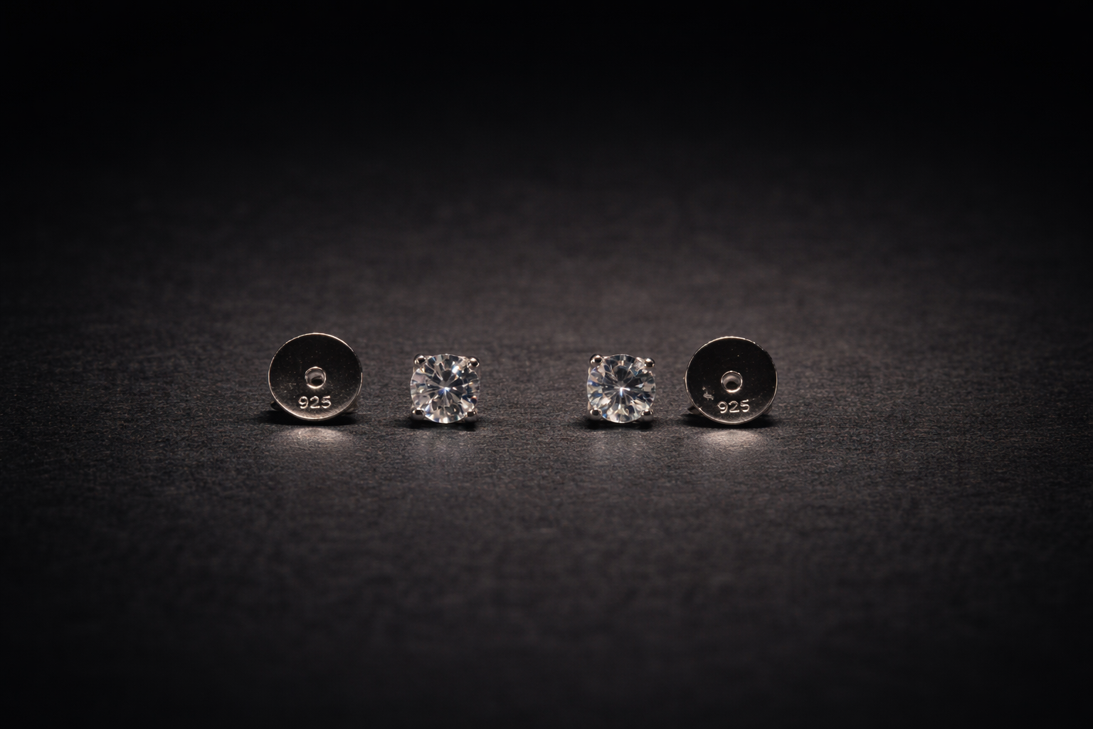 The Whitmore Stud 1ct